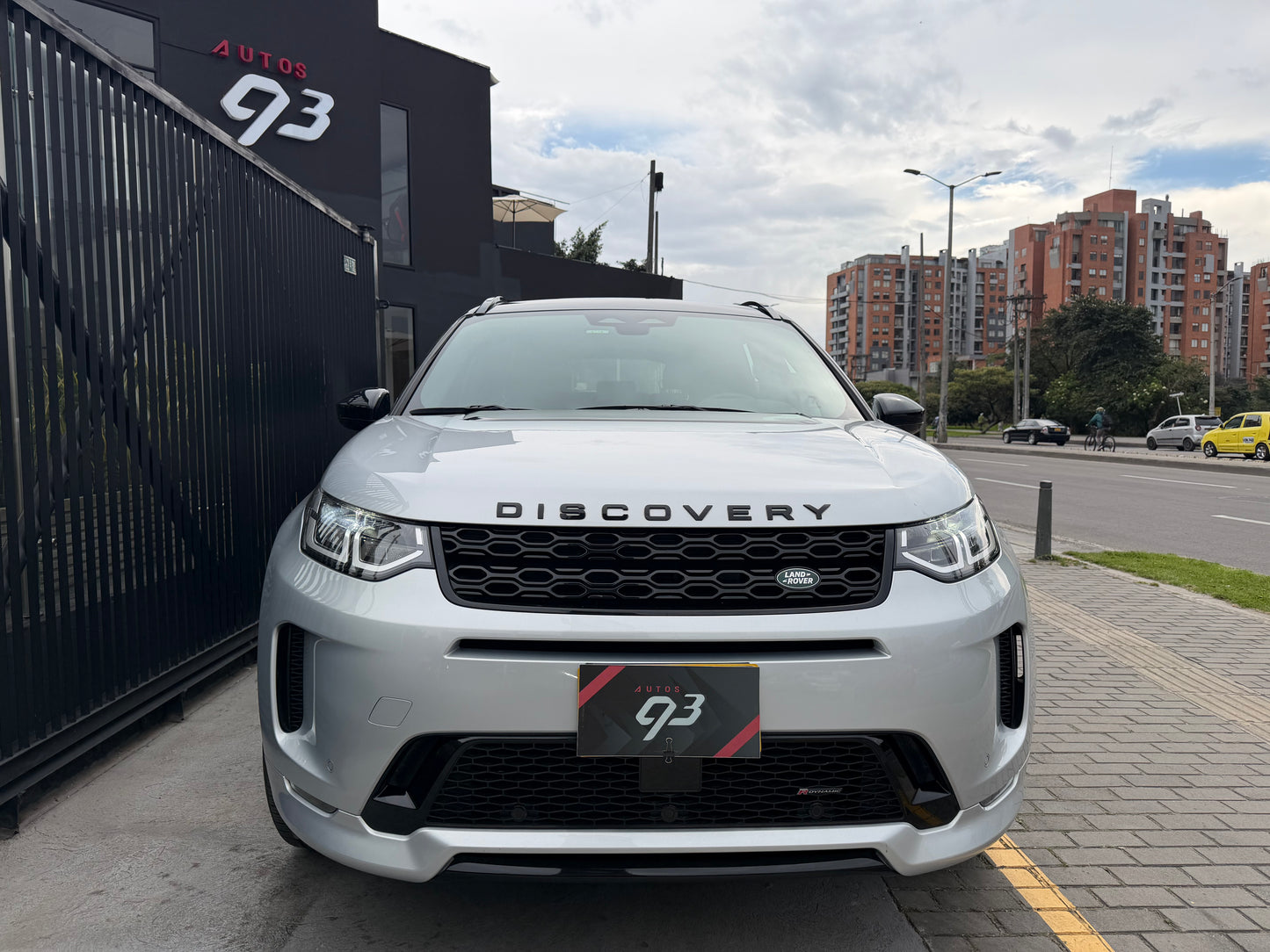Land Rover Discovery MHEV Modelo 2023 - Autos 93