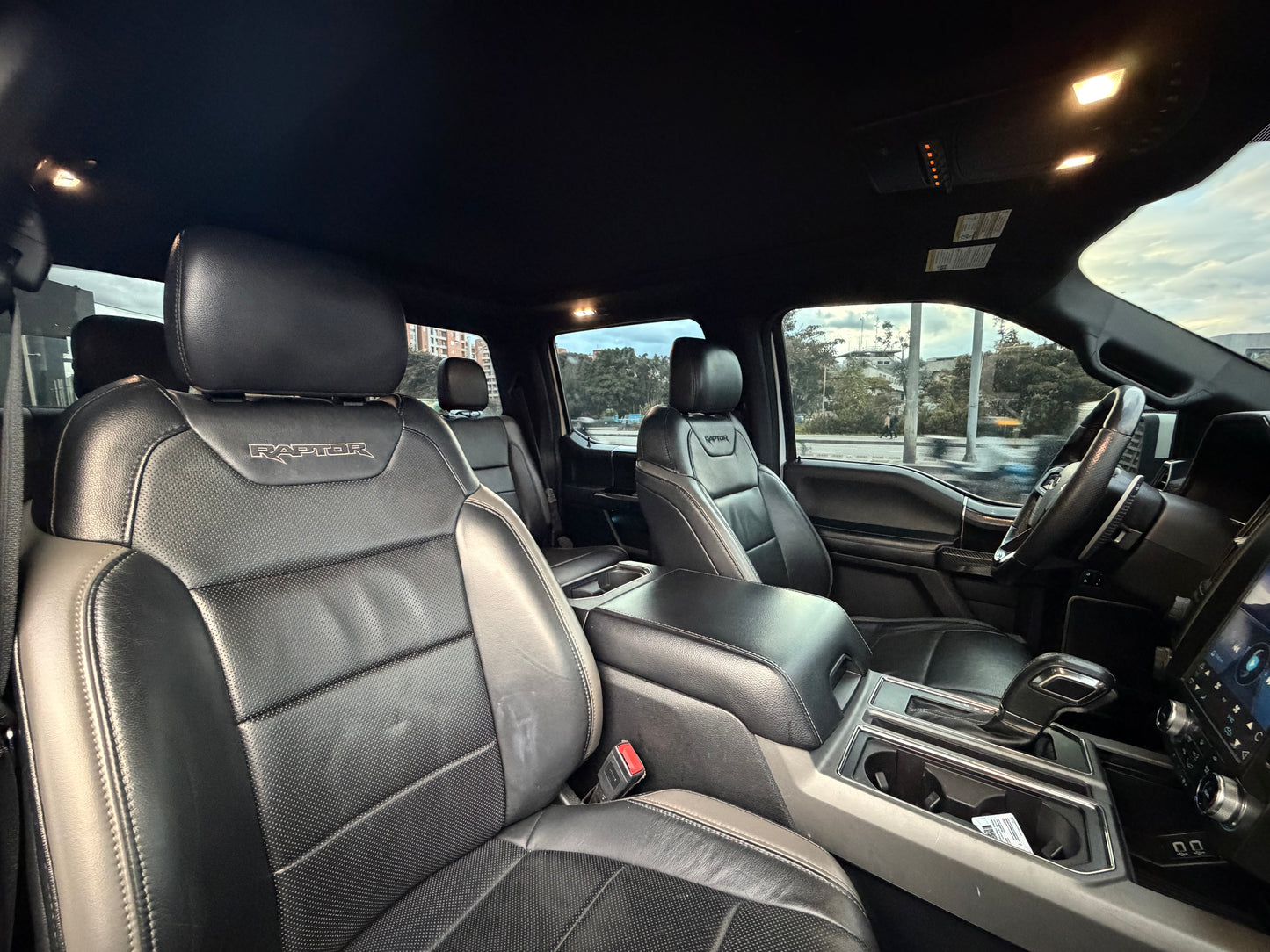 Ford F-150 Raptor Doble Cabina Modelo 2018