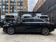 Cargar imagen en el visor de la galería, Mercedes-Benz A200 Sedan Modelo 2020

