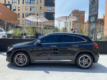 Cargar imagen en el visor de la galería, Mercedes-Benz GLA 200 Modelo 2022
