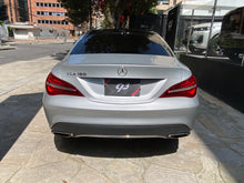 Cargar imagen en el visor de la galería, Mercedes-Benz CLA 180 Modelo 2019
