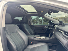 Cargar imagen en el visor de la galería, Lexus RX450h AWD Performance Híbrida

Modelo 2022
