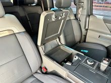 Cargar imagen en el visor de la galería, GMC Hummer EV SUV Blindada Modelo 2025
