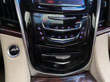 Cargar imagen en el visor de la galería, Cadillac Escalade Modelo 2015
