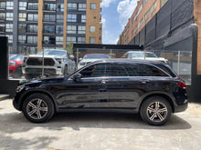 Cargar imagen en el visor de la galería, Mercedes-Benz GLC 300 4MATIC Modelo 2020
