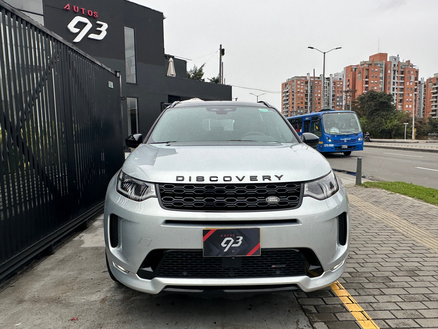 LAND ROVER DISCOVERY SPORT R-DYNAMIC HÍBRIDA (2023)