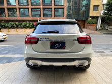 Cargar imagen en el visor de la galería, Mercedes-Benz GLA 200 Modelo 2018
