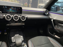 Cargar imagen en el visor de la galería, Mercedes-Benz A200 Sedan Modelo 2022

