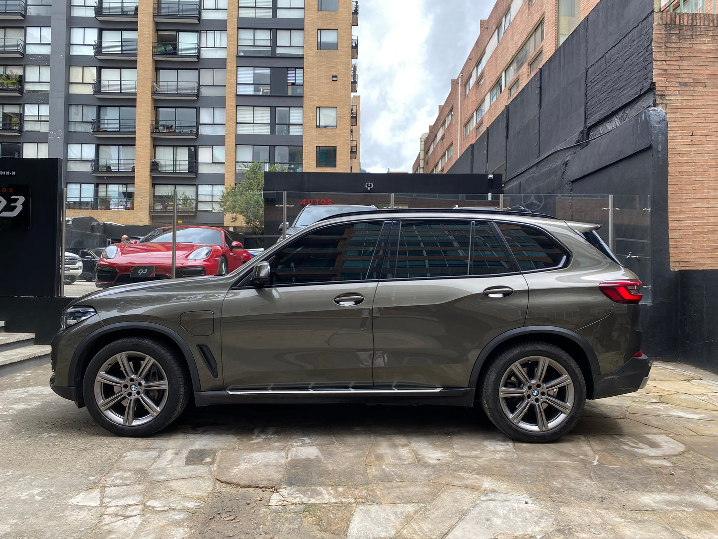 BMW X5 xDrive45E Modelo 2021 - Autos 93