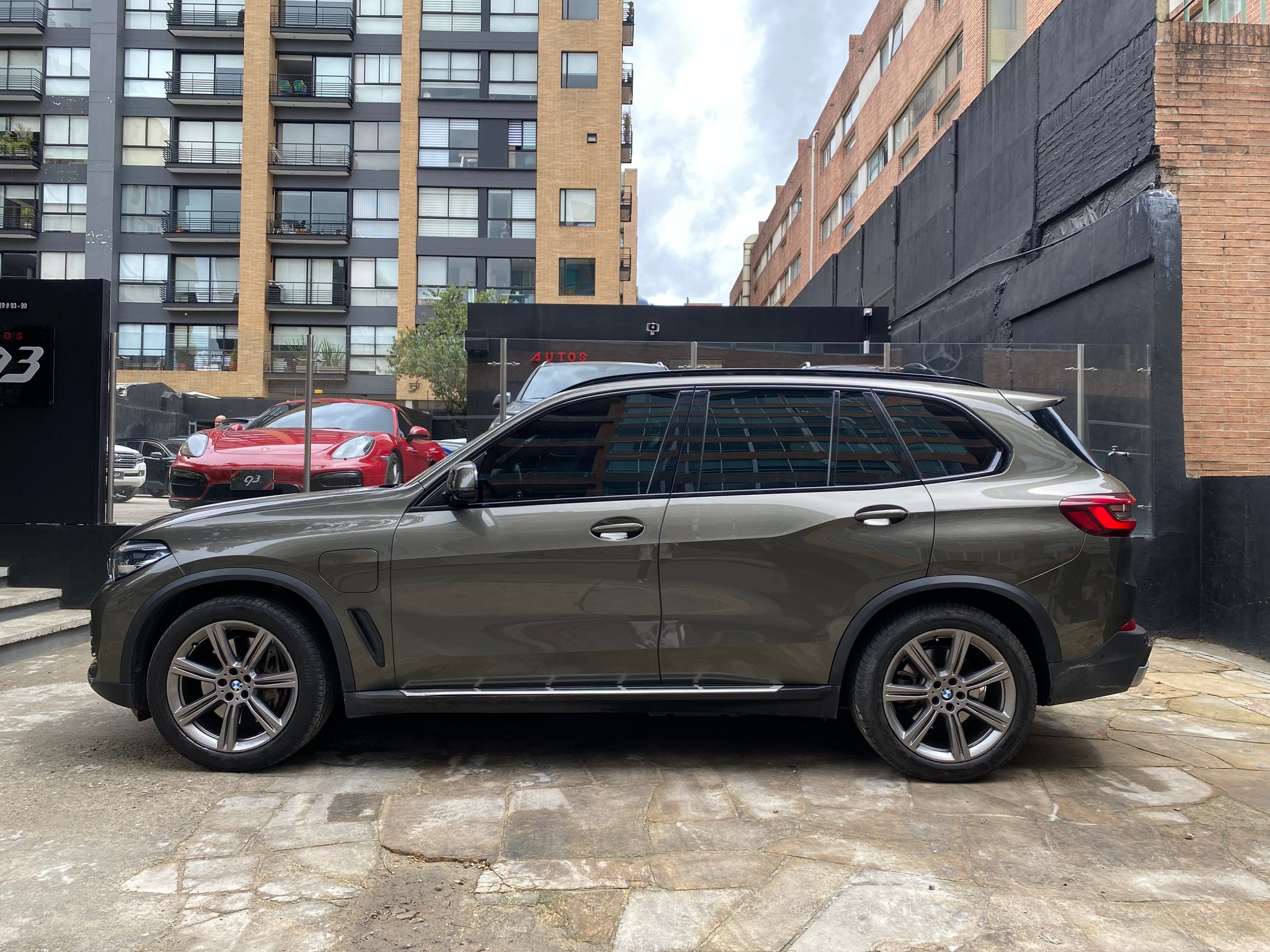 BMW X5 xDrive45E Modelo 2021 - Autos 93