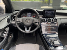 Cargar imagen en el visor de la galería, Mercedes-Benz C200 Cabriolet Modelo 2017
