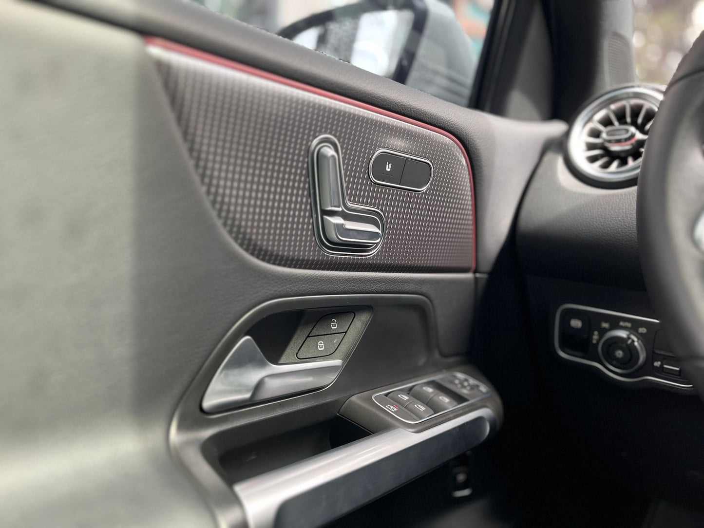 Mercedes Benz EQB260 Modelo 2024