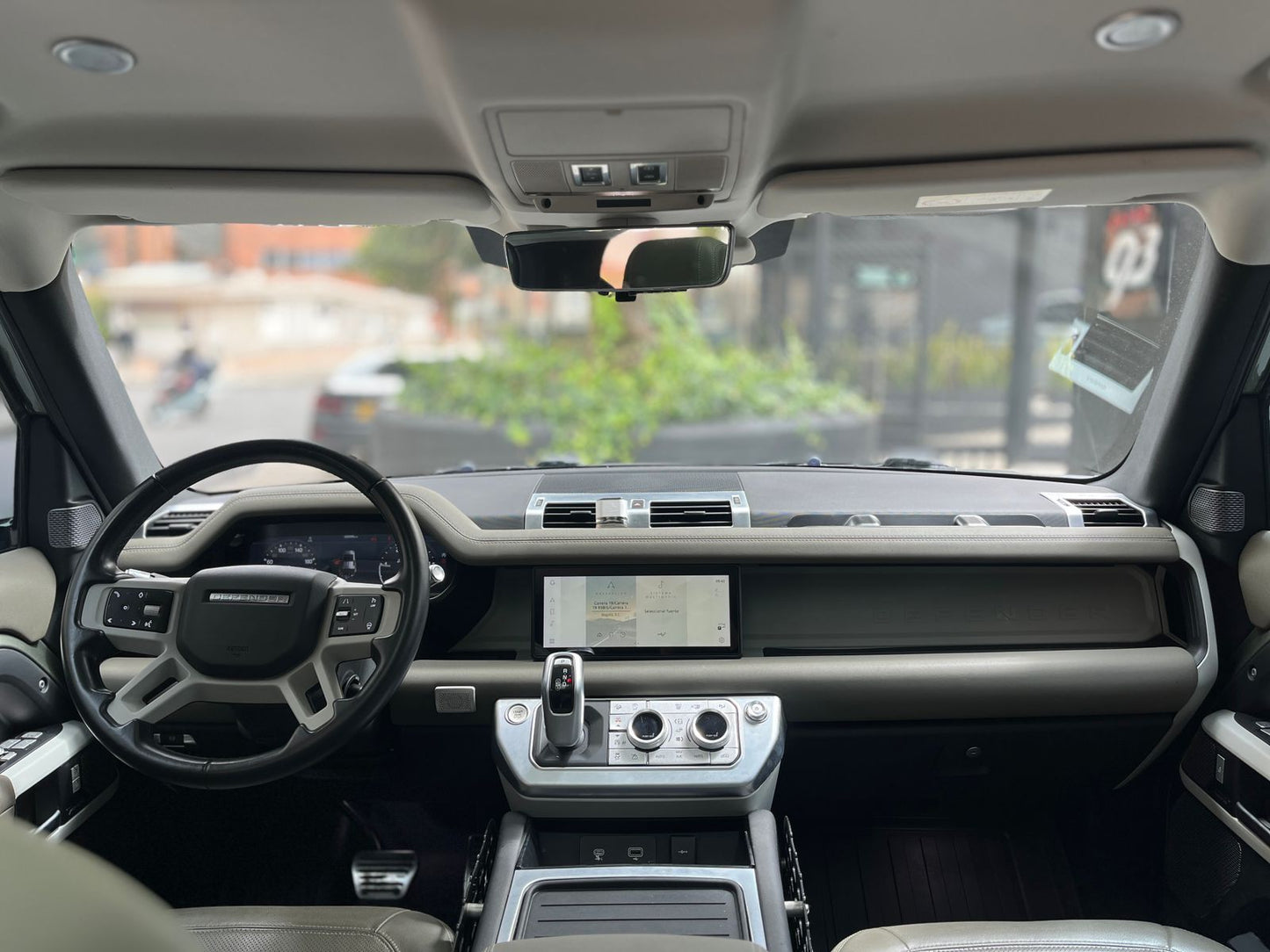 Land Rover Defender First Edition Modelo 2021