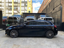 Cargar imagen en el visor de la galería, Mercedes-Benz AMG A35 4MATIC Híbrido Modelo 2023
