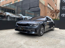 Cargar imagen en el visor de la galería, BMW 330I Modelo 2019
