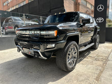 Cargar imagen en el visor de la galería, GMC Hummer EV SUV Blindada Modelo 2025
