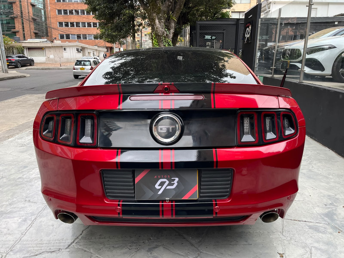 Ford Mustang GT Premium Modelo 2013