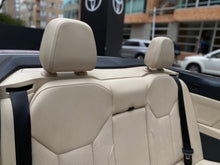 Cargar imagen en el visor de la galería, BMW 420I Cabriolet Modelo 2024
