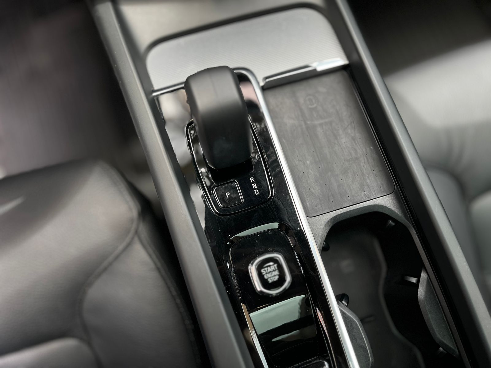 Volvo XC60 T8 Recharge Modelo 2025 - Autos 93