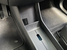 Cargar imagen en el visor de la galería, Volvo EX30 Recharge Plus Modelo 2024
