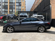 Cargar imagen en el visor de la galería, Mercedes-Benz E200 Cabriolet Modelo 2014
