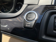 Cargar imagen en el visor de la galería, BMW 528I Modelo 2016
