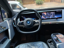Cargar imagen en el visor de la galería, BMW IX xDrive40 Modelo 2023
