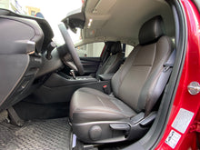 Cargar imagen en el visor de la galería, Mazda 3 Touring Híbrido Modelo 2025
