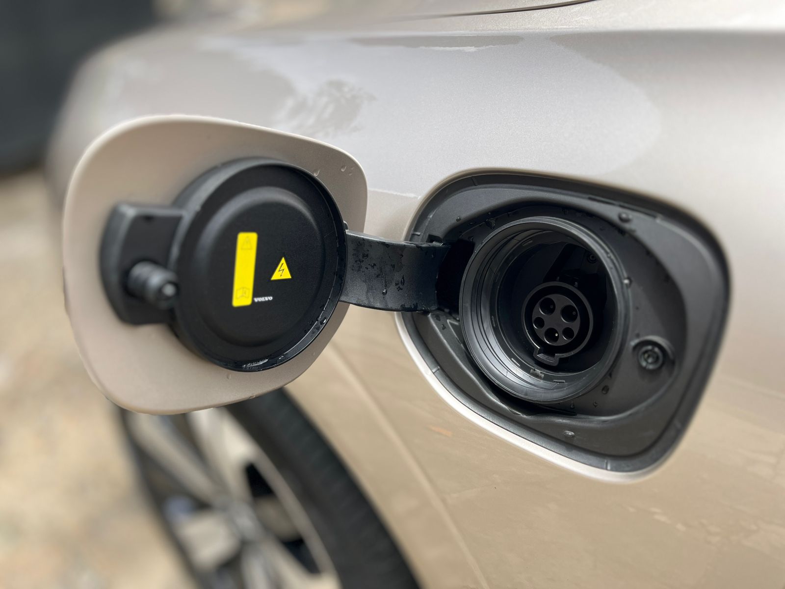 Volvo XC60 T8 Recharge Modelo 2025 - Autos 93
