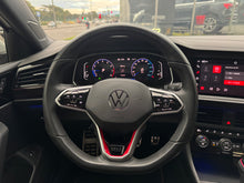 Cargar imagen en el visor de la galería, Volkswagen Jetta GLI Modelo 2023

