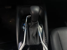 Cargar imagen en el visor de la galería, Toyota Corolla Hybrid XEI Modelo 2025

