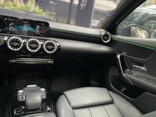 Cargar imagen en el visor de la galería, Mercedes-Benz A200 Hatchback Modelo 2022
