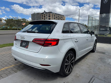 Cargar imagen en el visor de la galería, Audi A3 Sportback Modelo 2019
