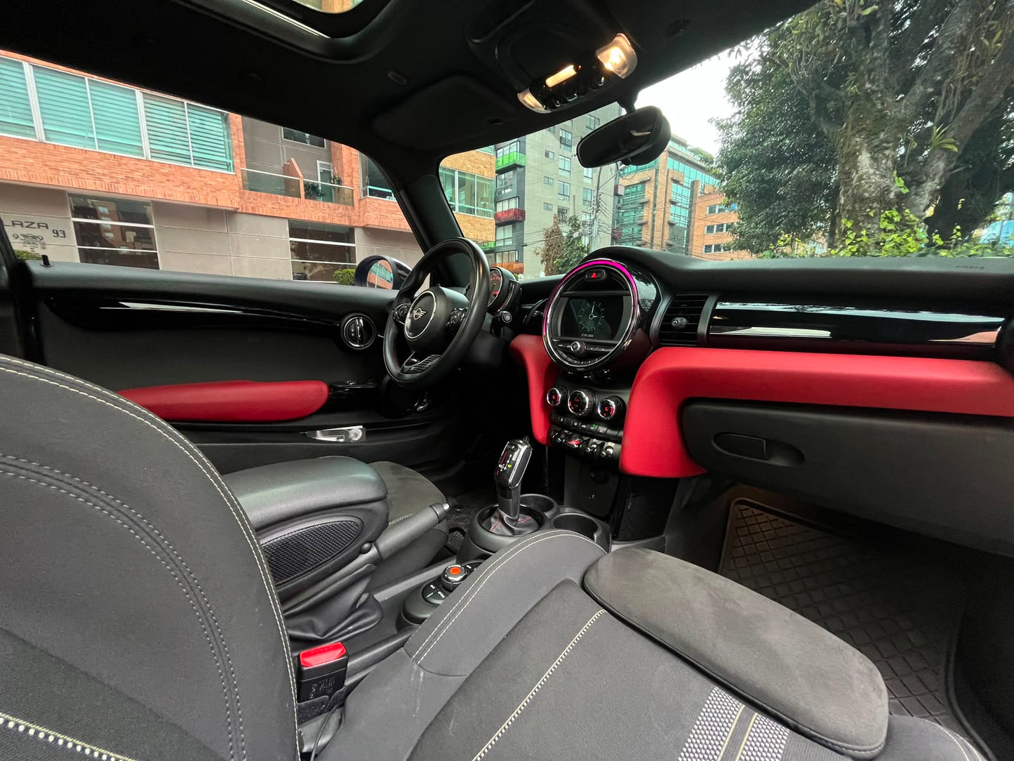 MINI Cooper S Modelo 2019 JCW Style