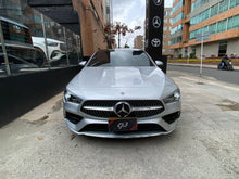 Cargar imagen en el visor de la galería, Mercedes-Benz CLA 200 Modelo 2023
