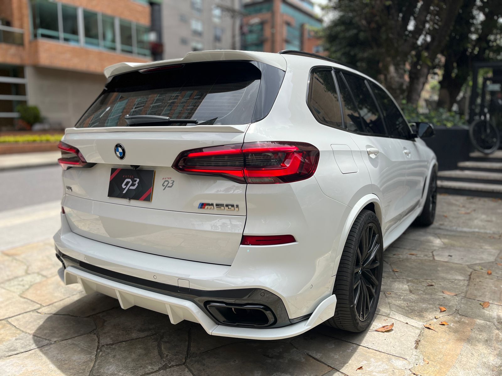 BMW X5 M50i xDrive Modelo 2021 - Autos 93
