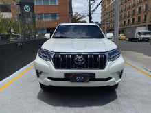 Cargar imagen en el visor de la galería, Toyota Prado TXL Blindada Modelo 2019
