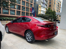 Cargar imagen en el visor de la galería, Mazda 3 Touring Híbrido Modelo 2025
