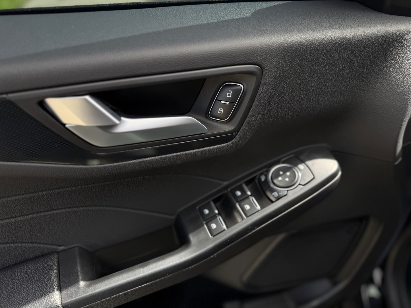 Ford Escape ST-Line Hybrid Modelo 2025 - Autos 93