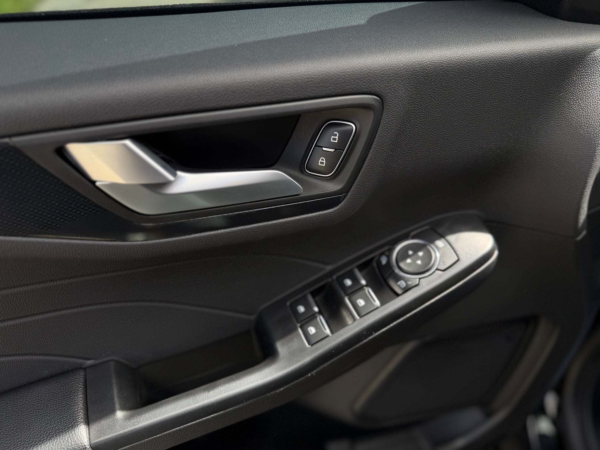 Ford Escape ST-Line Hybrid Modelo 2025 - Autos 93