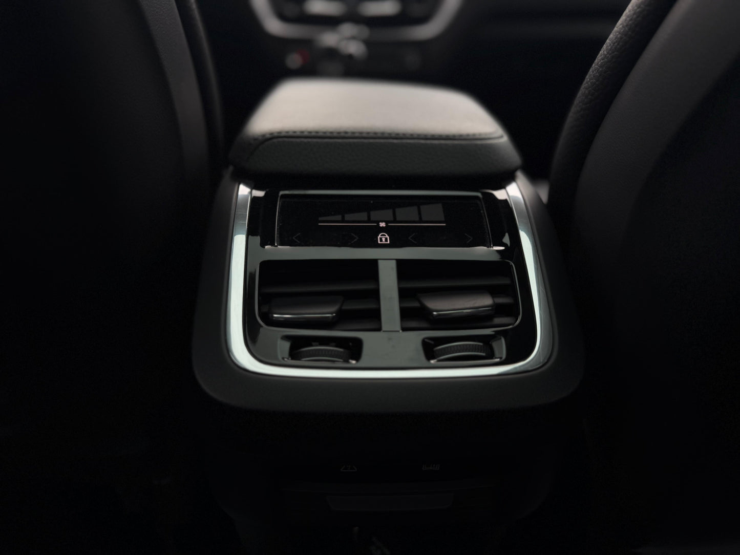 Volvo XC-60 T5 AWD Modelo 2020 - Autos 93