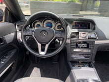 Cargar imagen en el visor de la galería, Mercedes-Benz E200 Cabriolet Modelo 2014
