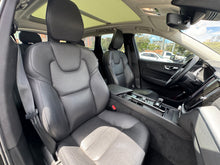 Cargar imagen en el visor de la galería, Volvo XC60 B5 Híbrida Modelo 2022
