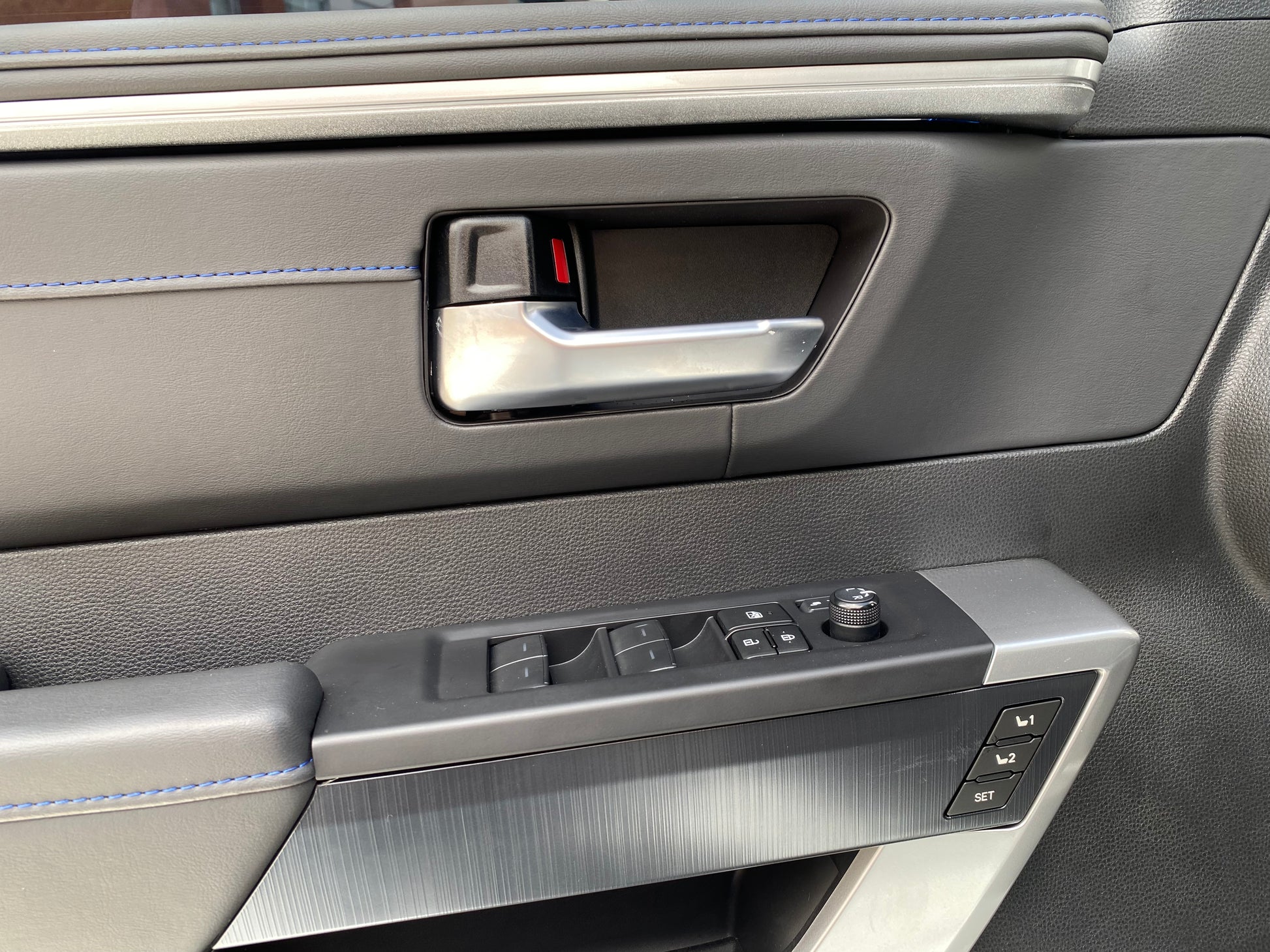 Toyota Sequoia Platinum Hibrida Modelo 2026 (IMPORTACIÓN) - Autos 93