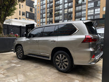 Cargar imagen en el visor de la galería, Lexus LX 570 Blindada Modelo 2017

