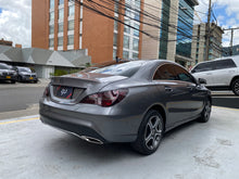 Cargar imagen en el visor de la galería, Mercedes-Benz CLA 180 Modelo 2019
