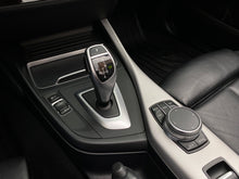 Cargar imagen en el visor de la galería, BMW M240I Cabriolet Modelo 2021

