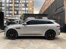 Cargar imagen en el visor de la galería, Jaguar F Pace P400 Hibrida Modelo 2022
