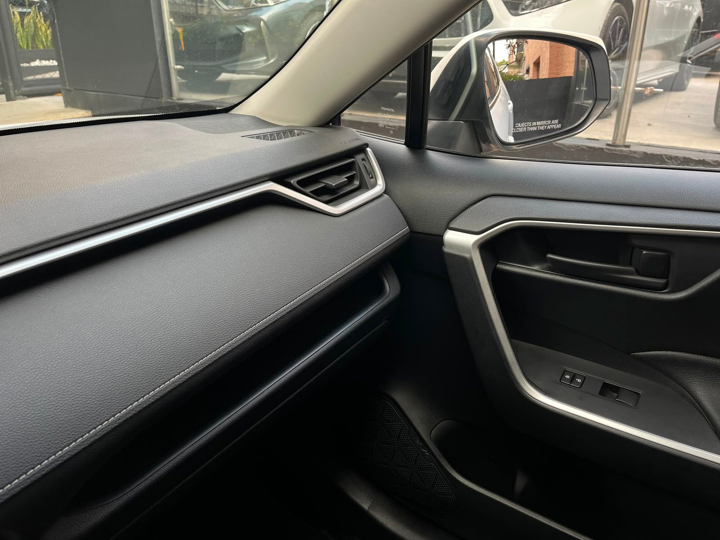 Toyota RAV4 LE Hybrid Modelo 2024