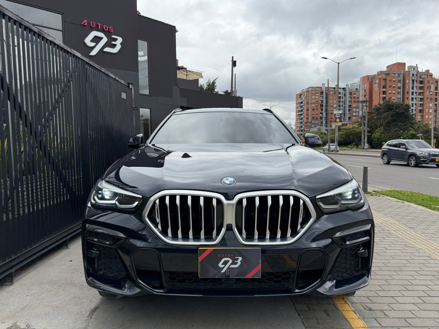 BMW X6 xDrive40i Blindada Modelo 2023 - Autos 93
